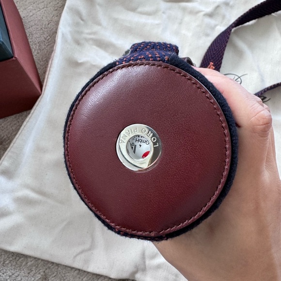 Loro Piana water bottle cashmere exclusive - Picture 3 of 13